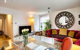 Specious 2 Bedroom Flat - Zone 1